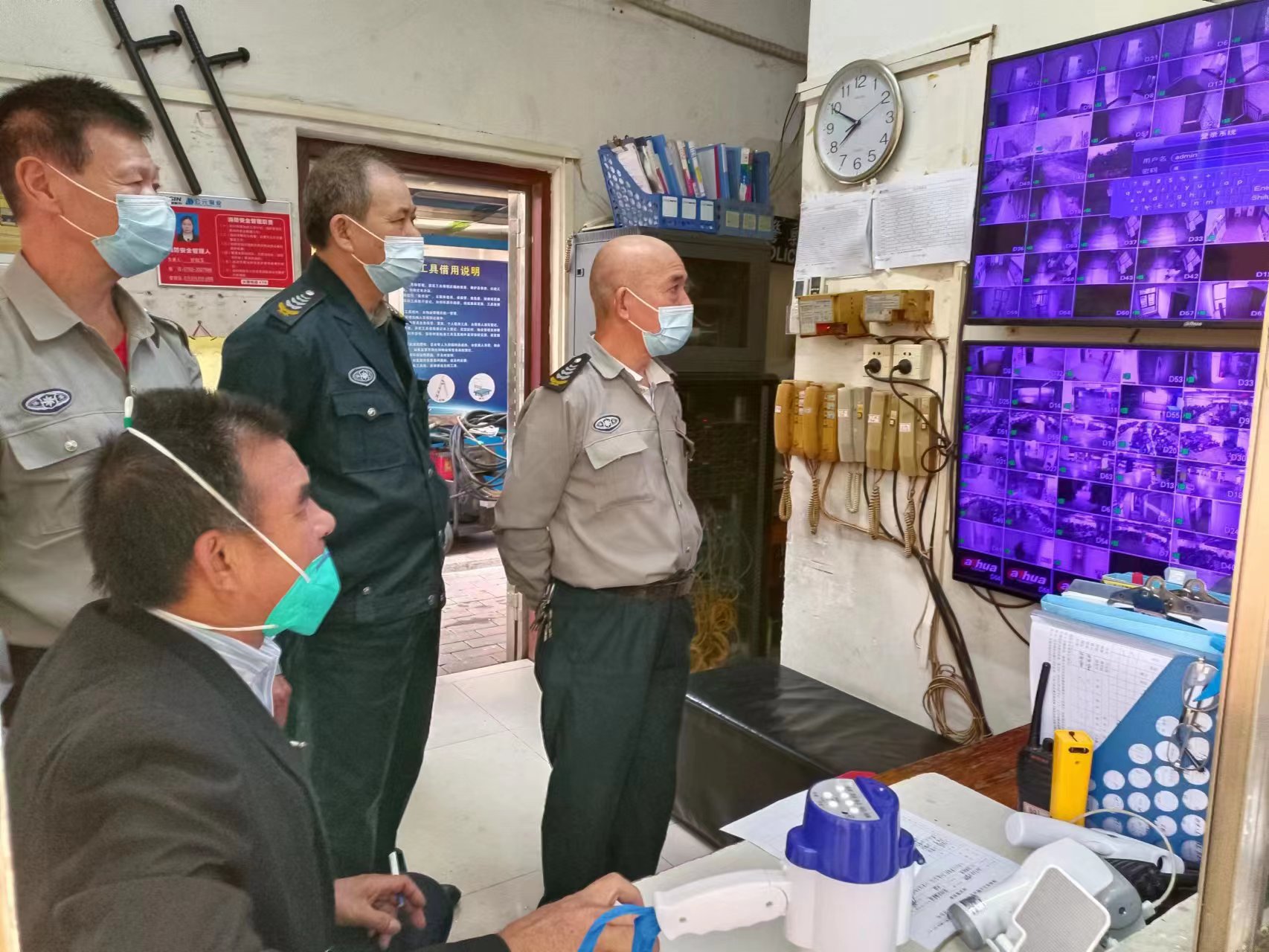 培訓人員查監控1.jpg